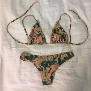 Stone Fox Swim Ke Aloha set: Sol top & Cai bottom